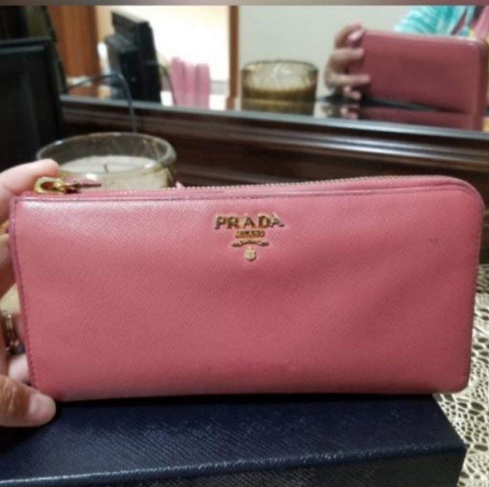 Prada Wallet - Picture 2 of 8